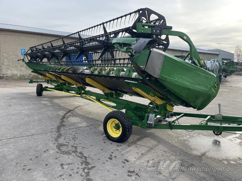 John Deere 735 PremiumFlow - Heder za kombajn: slika John Deere 735 PremiumFlow - Heder za kombajn John Deere 735 PremiumFlow - Heder za kombajn: slika John Deere 735 PremiumFlow - Heder za kombajn