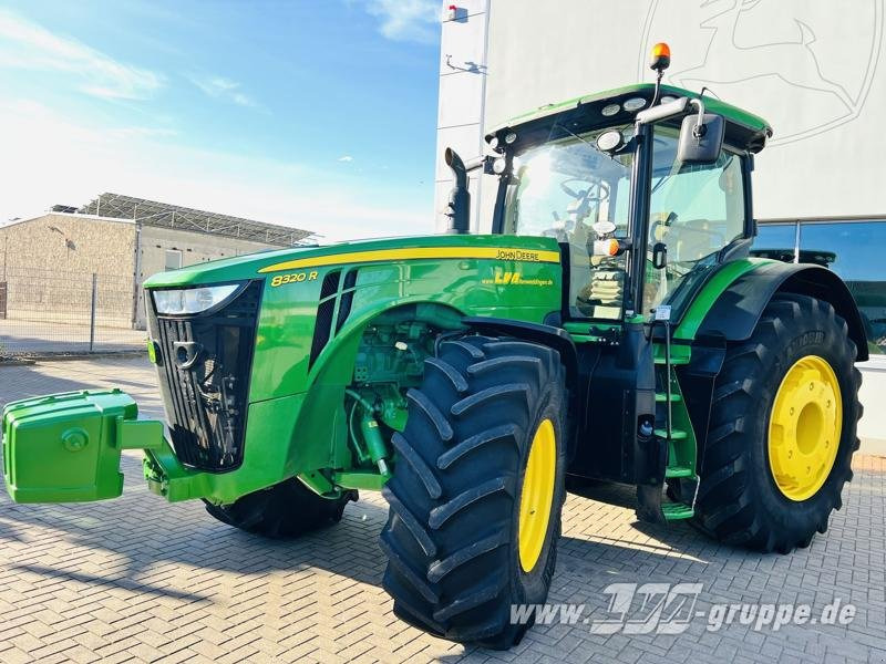 John Deere 8320R E23-PowerShift - Traktor: slika John Deere 8320R E23-PowerShift - Traktor John Deere 8320R E23-PowerShift - Traktor: slika John Deere 8320R E23-PowerShift - Traktor