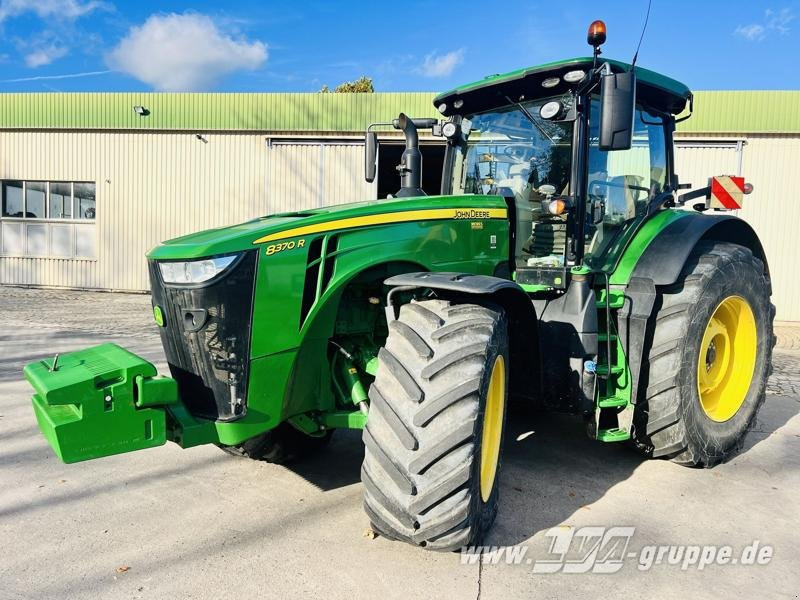 John Deere 8370R E23 PowerShift - Traktor: slika John Deere 8370R E23 PowerShift - Traktor John Deere 8370R E23 PowerShift - Traktor: slika John Deere 8370R E23 PowerShift - Traktor
