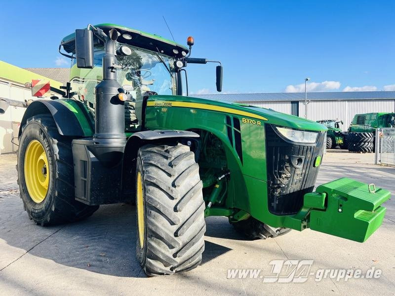 John Deere 8370R E23 PowerShift - Traktor: slika John Deere 8370R E23 PowerShift - Traktor John Deere 8370R E23 PowerShift - Traktor: slika John Deere 8370R E23 PowerShift - Traktor