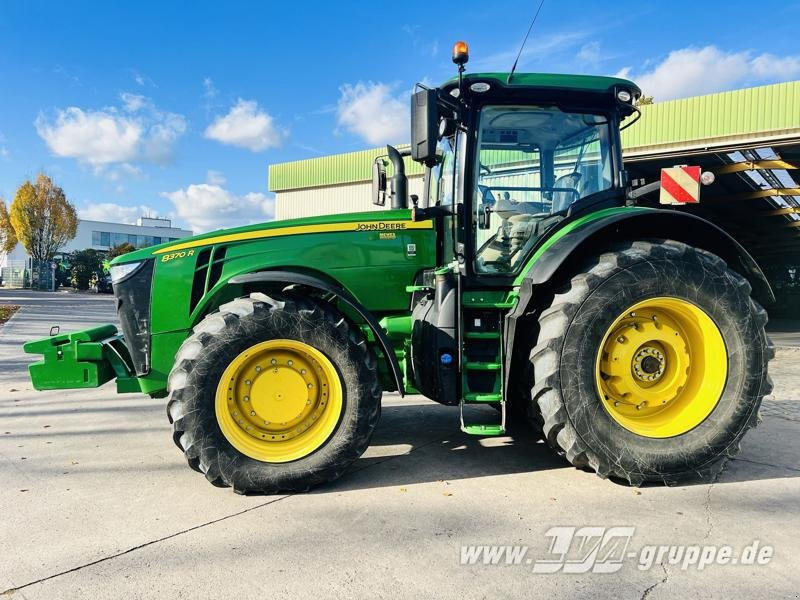 John Deere 8370R E23 PowerShift - Traktor: slika John Deere 8370R E23 PowerShift - Traktor John Deere 8370R E23 PowerShift - Traktor: slika John Deere 8370R E23 PowerShift - Traktor