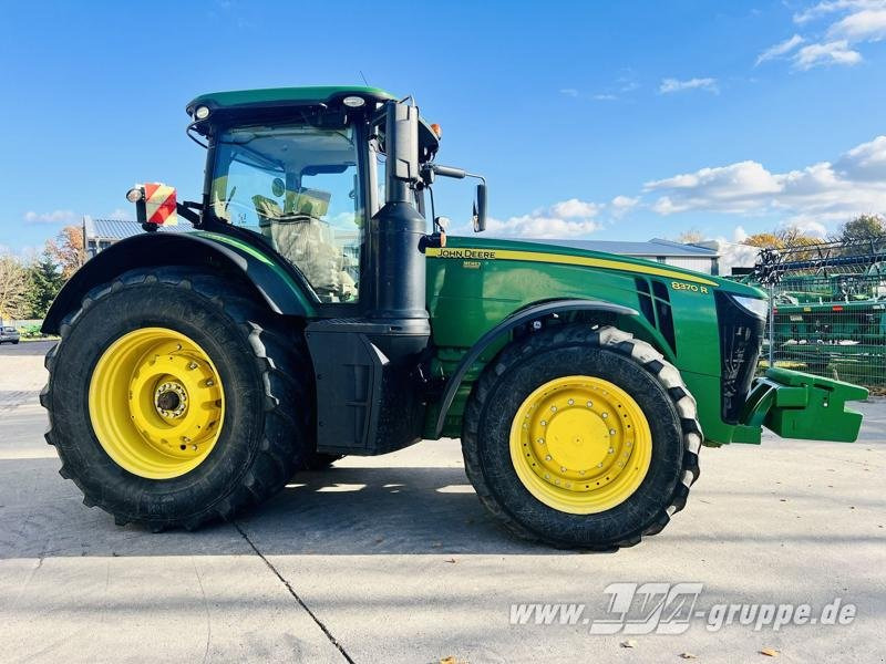 John Deere 8370R E23 PowerShift - Traktor: slika John Deere 8370R E23 PowerShift - Traktor John Deere 8370R E23 PowerShift - Traktor: slika John Deere 8370R E23 PowerShift - Traktor