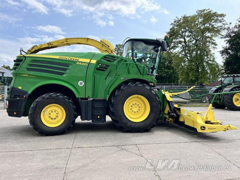 John Deere 8400 - Silažni kombajn: slika John Deere 8400 - Silažni kombajn John Deere 8400 - Silažni kombajn: slika John Deere 8400 - Silažni kombajn