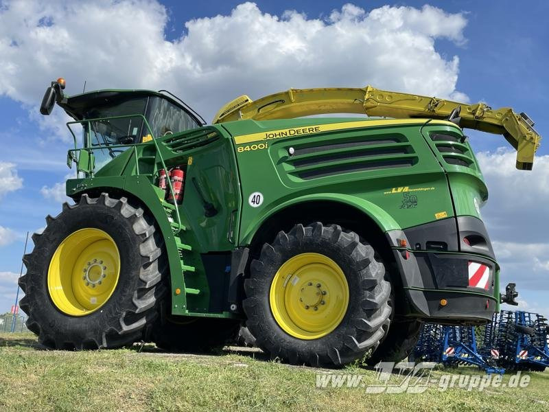 John Deere 8400 - Traktor: slika John Deere 8400 - Traktor John Deere 8400 - Traktor: slika John Deere 8400 - Traktor