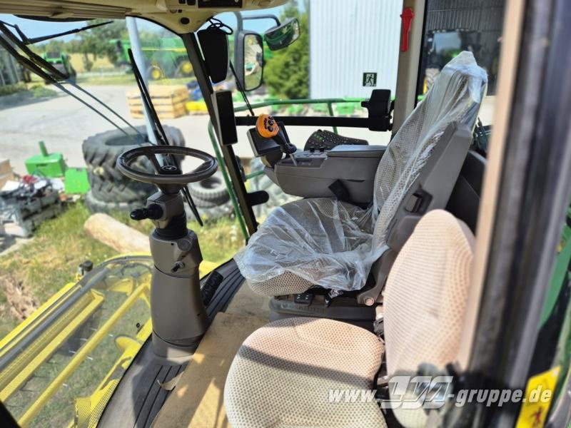 John Deere 8600i - Silažni kombajn: slika John Deere 8600i - Silažni kombajn John Deere 8600i - Silažni kombajn: slika John Deere 8600i - Silažni kombajn