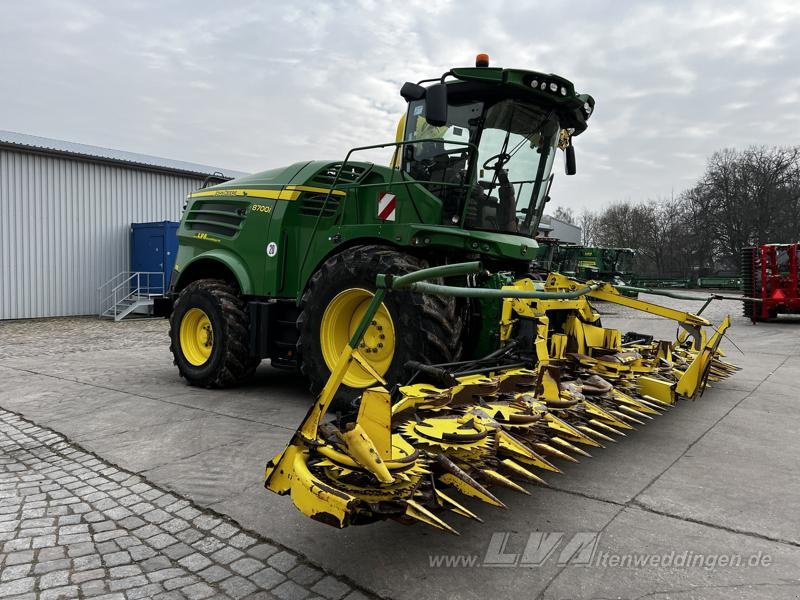 John Deere 8700 - Silažni kombajn: slika John Deere 8700 - Silažni kombajn John Deere 8700 - Silažni kombajn: slika John Deere 8700 - Silažni kombajn