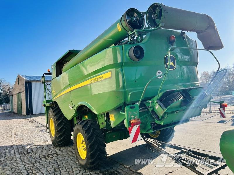 John Deere S690 - Kombajn za žetvu: slika John Deere S690 - Kombajn za žetvu John Deere S690 - Kombajn za žetvu: slika John Deere S690 - Kombajn za žetvu