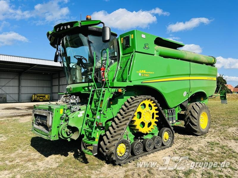 John Deere S780i ProDrive - Kombajn za žetvu: slika John Deere S780i ProDrive - Kombajn za žetvu John Deere S780i ProDrive - Kombajn za žetvu: slika John Deere S780i ProDrive - Kombajn za žetvu