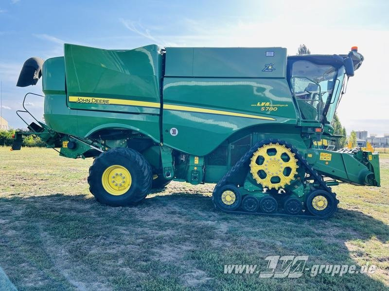 John Deere S780i ProDrive - Kombajn za žetvu: slika John Deere S780i ProDrive - Kombajn za žetvu John Deere S780i ProDrive - Kombajn za žetvu: slika John Deere S780i ProDrive - Kombajn za žetvu