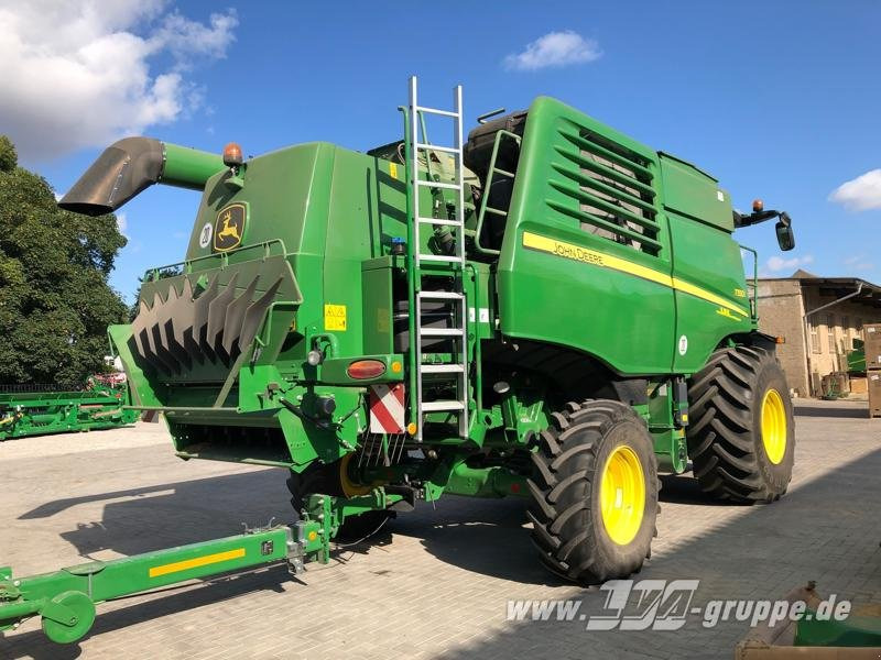 John Deere T550 - Kombajn za žetvu: slika John Deere T550 - Kombajn za žetvu John Deere T550 - Kombajn za žetvu: slika John Deere T550 - Kombajn za žetvu