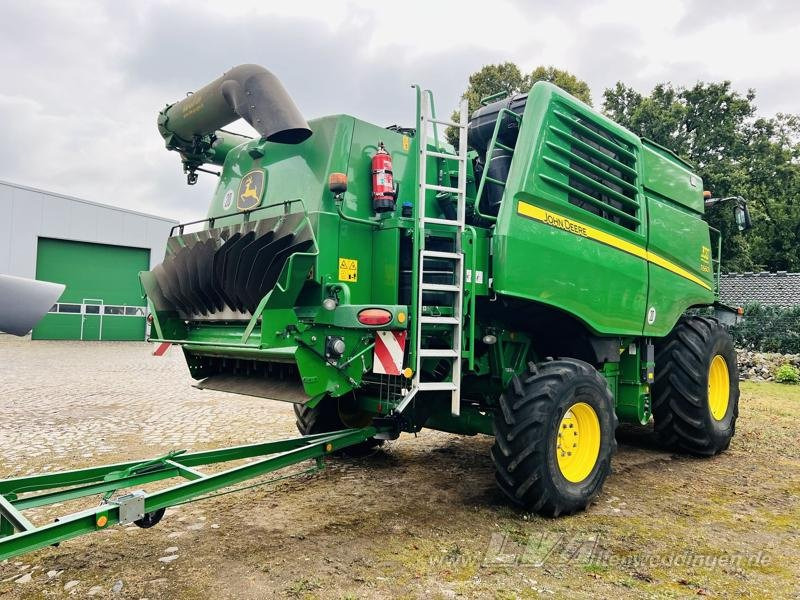 John Deere T660 - Kombajn za žetvu: slika John Deere T660 - Kombajn za žetvu John Deere T660 - Kombajn za žetvu: slika John Deere T660 - Kombajn za žetvu