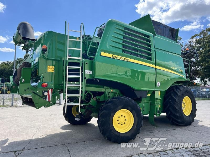 John Deere T660 i ProDrive - Kombajn za žetvu: slika John Deere T660 i ProDrive - Kombajn za žetvu John Deere T660 i ProDrive - Kombajn za žetvu: slika John Deere T660 i ProDrive - Kombajn za žetvu