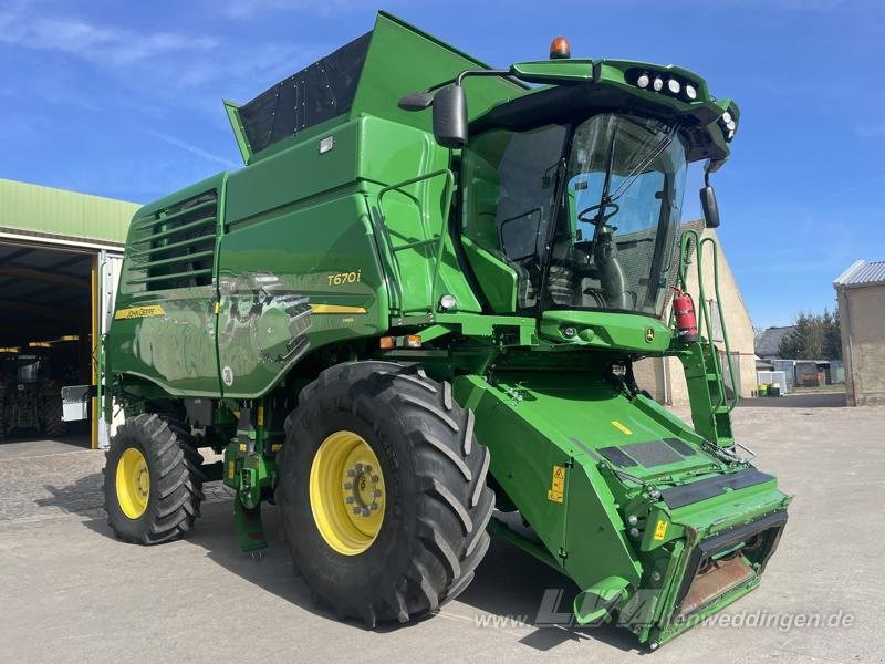John Deere T670 i - Kombajn za žetvu: slika John Deere T670 i - Kombajn za žetvu John Deere T670 i - Kombajn za žetvu: slika John Deere T670 i - Kombajn za žetvu