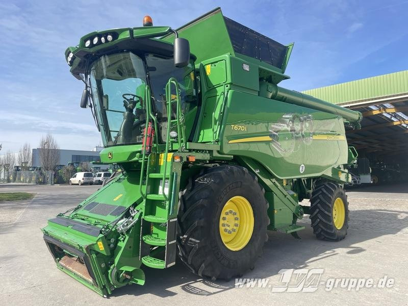 John Deere T670 i - Kombajn za žetvu: slika John Deere T670 i - Kombajn za žetvu John Deere T670 i - Kombajn za žetvu: slika John Deere T670 i - Kombajn za žetvu