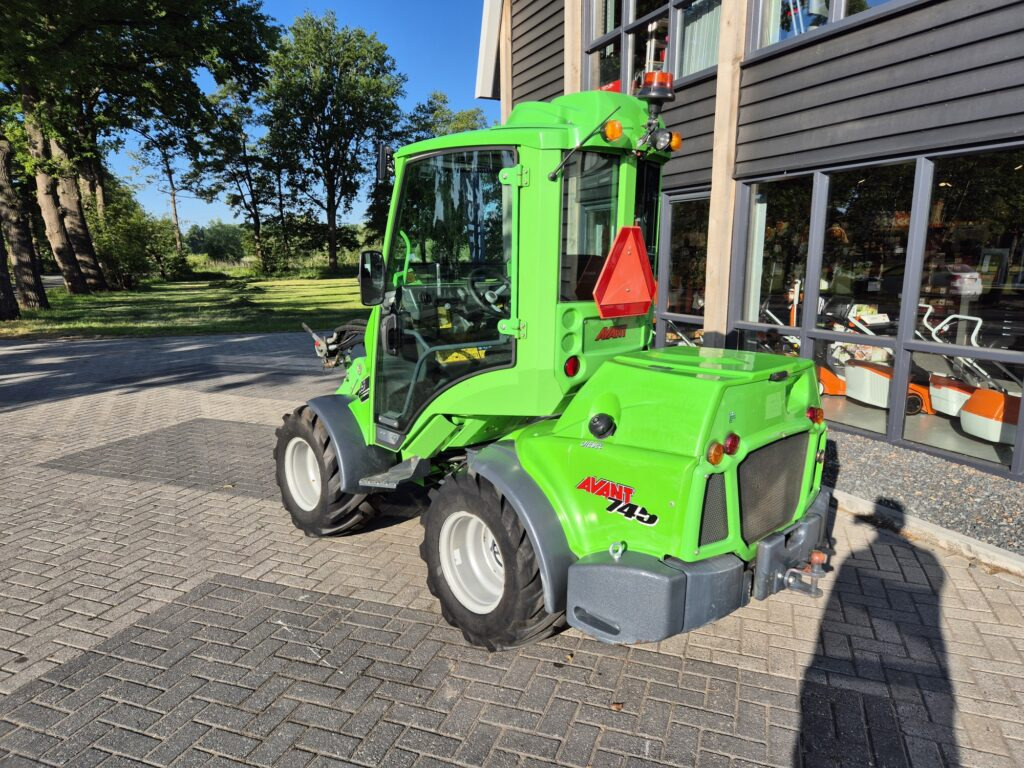 AVANT 745 optidrive - Zglobni utovarivač: slika AVANT 745 optidrive - Zglobni utovarivač AVANT 745 optidrive - Zglobni utovarivač: slika AVANT 745 optidrive - Zglobni utovarivač