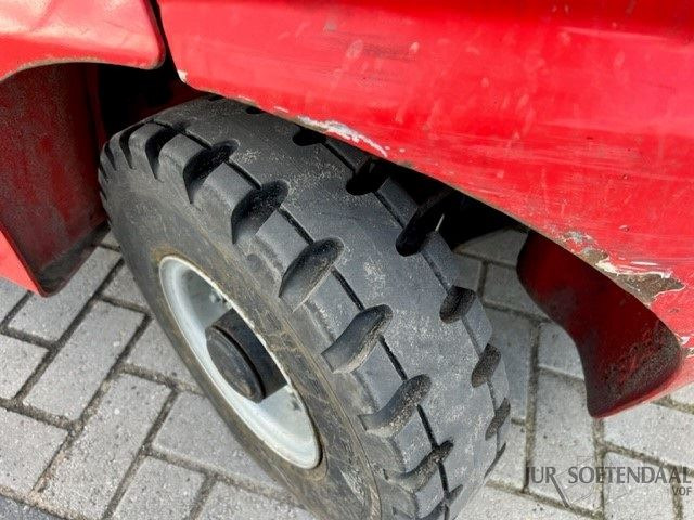 MANITOU MI25D - Diesel viličar: slika  MANITOU MI25D - Diesel viličar MANITOU MI25D - Diesel viličar: slika  MANITOU MI25D - Diesel viličar