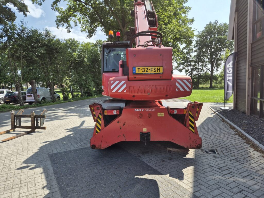 MANITOU MRT 1840 easy - Teleskopski rukovatelj: slika MANITOU MRT 1840 easy - Teleskopski rukovatelj MANITOU MRT 1840 easy - Teleskopski rukovatelj: slika MANITOU MRT 1840 easy - Teleskopski rukovatelj