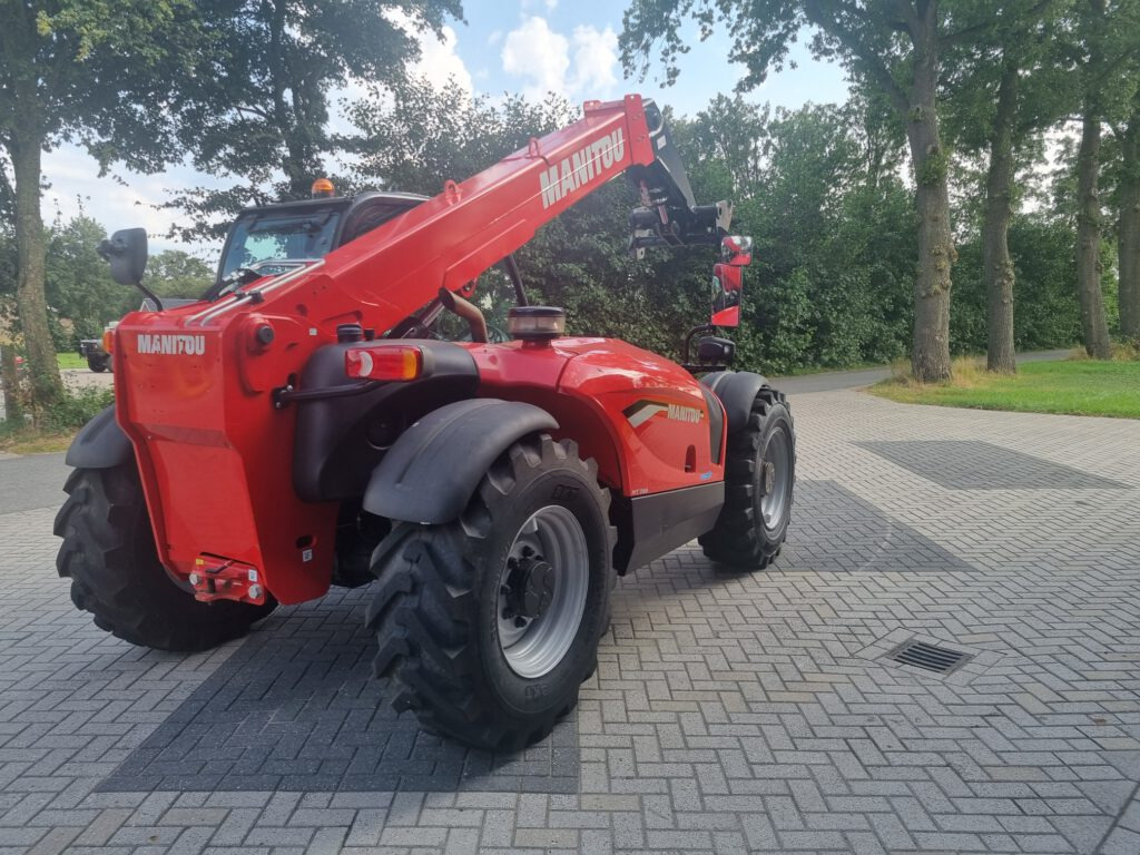 MANITOU MT 733 - Teleskopski rukovatelj: slika MANITOU MT 733 - Teleskopski rukovatelj MANITOU MT 733 - Teleskopski rukovatelj: slika MANITOU MT 733 - Teleskopski rukovatelj