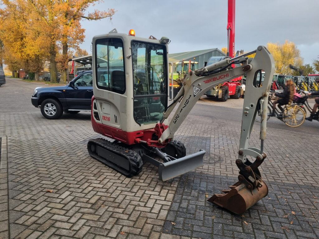 TAKEUCHI TB216 minidigger - Mini bager: slika TAKEUCHI TB216 minidigger - Mini bager TAKEUCHI TB216 minidigger - Mini bager: slika TAKEUCHI TB216 minidigger - Mini bager