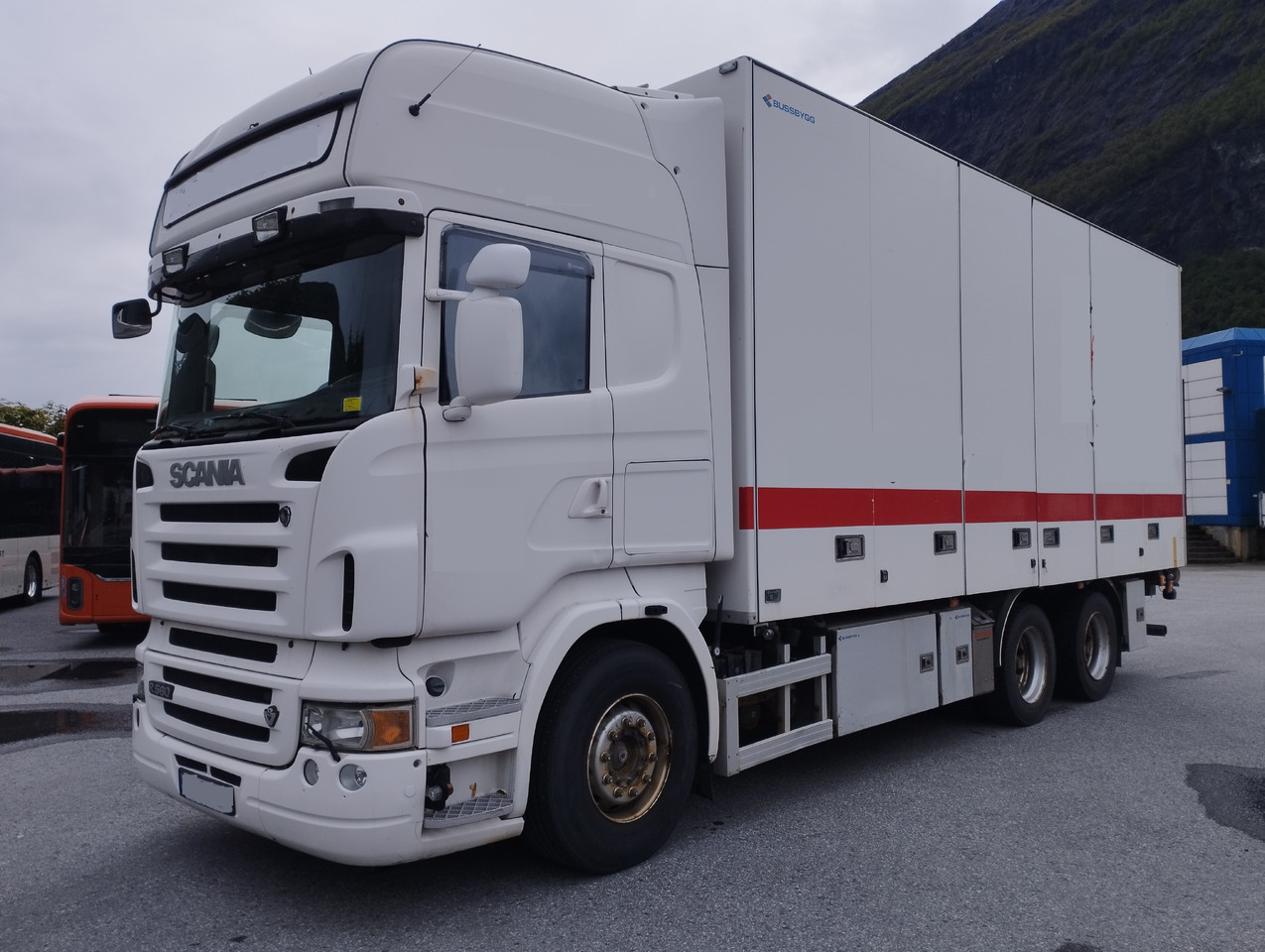SCANIA R560 6x2,retarder,isolated box - Kamion sandučar: slika SCANIA R560 6x2,retarder,isolated box - Kamion sandučar SCANIA R560 6x2,retarder,isolated box - Kamion sandučar: slika SCANIA R560 6x2,retarder,isolated box - Kamion sandučar