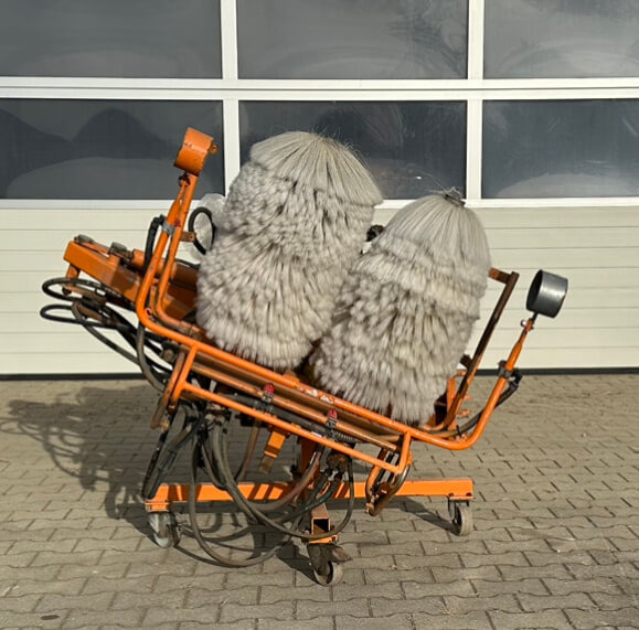 Unimog Leitpfostenwaschgerät Schmidt RPS-H - Metla: slika Unimog Leitpfostenwaschgerät Schmidt RPS-H - Metla Unimog Leitpfostenwaschgerät Schmidt RPS-H - Metla: slika Unimog Leitpfostenwaschgerät Schmidt RPS-H - Metla