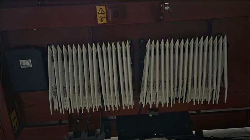 Case IH 8250 Axial-Flow med 35fod Varicut skærebord. Dansk - Kombajn za žetvu: slika Case IH 8250 Axial-Flow med 35fod Varicut skærebord. Dansk - Kombajn za žetvu Case IH 8250 Axial-Flow med 35fod Varicut skærebord. Dansk - Kombajn za žetvu: slika Case IH 8250 Axial-Flow med 35fod Varicut skærebord. Dansk - Kombajn za žetvu