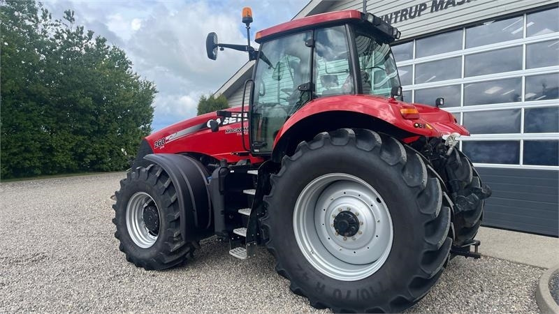 Case IH MAGNUM 260 CVX Med frontlift og evt. RTK gps - Traktor: slika Case IH MAGNUM 260 CVX Med frontlift og evt. RTK gps - Traktor Case IH MAGNUM 260 CVX Med frontlift og evt. RTK gps - Traktor: slika Case IH MAGNUM 260 CVX Med frontlift og evt. RTK gps - Traktor