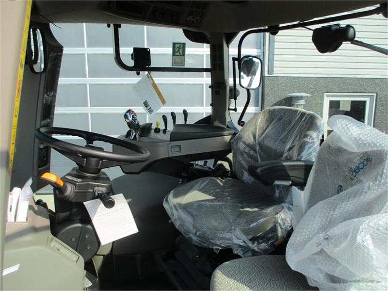 Case IH Puma 180 FPS New and unused tractor - Traktor: slika Case IH Puma 180 FPS New and unused tractor - Traktor Case IH Puma 180 FPS New and unused tractor - Traktor: slika Case IH Puma 180 FPS New and unused tractor - Traktor