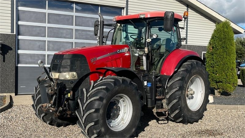 Case IH Puma 230Cvx Med frontlift - Traktor: slika Case IH Puma 230Cvx Med frontlift - Traktor Case IH Puma 230Cvx Med frontlift - Traktor: slika Case IH Puma 230Cvx Med frontlift - Traktor