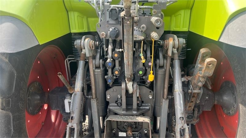 Claas ARION 550 CEBIS Med frontlæsser og frontlift - Traktor: slika Claas ARION 550 CEBIS Med frontlæsser og frontlift - Traktor Claas ARION 550 CEBIS Med frontlæsser og frontlift - Traktor: slika Claas ARION 550 CEBIS Med frontlæsser og frontlift - Traktor