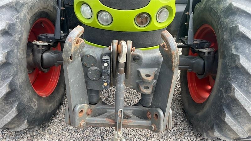 Claas Arion 630C Med frontlift - Traktor: slika Claas Arion 630C Med frontlift - Traktor Claas Arion 630C Med frontlift - Traktor: slika Claas Arion 630C Med frontlift - Traktor