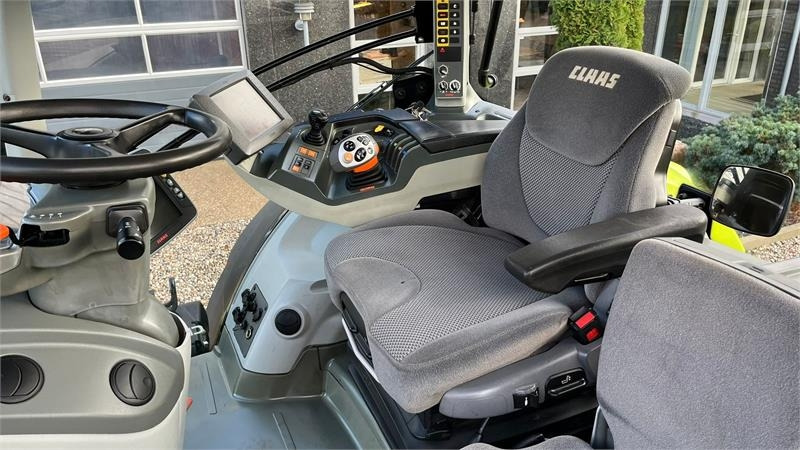 Claas Axion 930 CMatic Med næsten nye dæk, frontlift og  - Traktor: slika Claas Axion 930 CMatic Med næsten nye dæk, frontlift og  - Traktor Claas Axion 930 CMatic Med næsten nye dæk, frontlift og  - Traktor: slika Claas Axion 930 CMatic Med næsten nye dæk, frontlift og  - Traktor