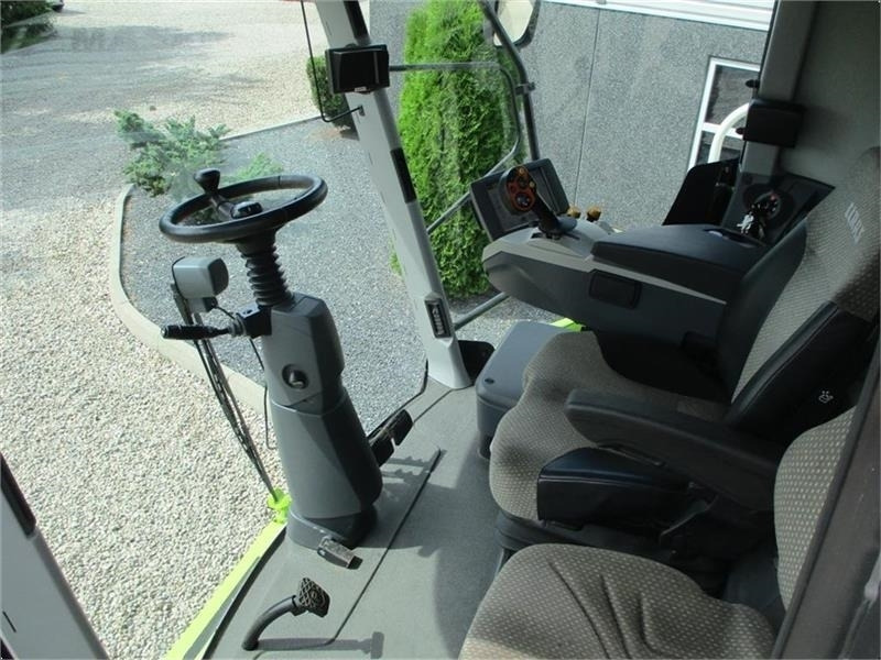 Claas LEXION 750 Gårdmaskine med kun 1480timer og V900 s - Kombajn za žetvu: slika Claas LEXION 750 Gårdmaskine med kun 1480timer og V900 s - Kombajn za žetvu Claas LEXION 750 Gårdmaskine med kun 1480timer og V900 s - Kombajn za žetvu: slika Claas LEXION 750 Gårdmaskine med kun 1480timer og V900 s - Kombajn za žetvu