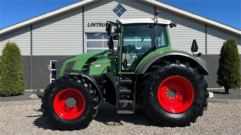 Fendt 826 Vario Pæn godt udstyret traktor. - Traktor: slika Fendt 826 Vario Pæn godt udstyret traktor. - Traktor Fendt 826 Vario Pæn godt udstyret traktor. - Traktor: slika Fendt 826 Vario Pæn godt udstyret traktor. - Traktor