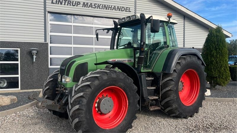 Fendt 926 Favorit Vario Med frontlift - Traktor: slika Fendt 926 Favorit Vario Med frontlift - Traktor Fendt 926 Favorit Vario Med frontlift - Traktor: slika Fendt 926 Favorit Vario Med frontlift - Traktor