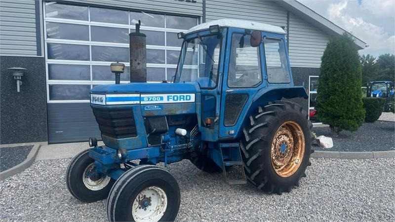 Traktor Ford 6700: slika Traktor Ford 6700