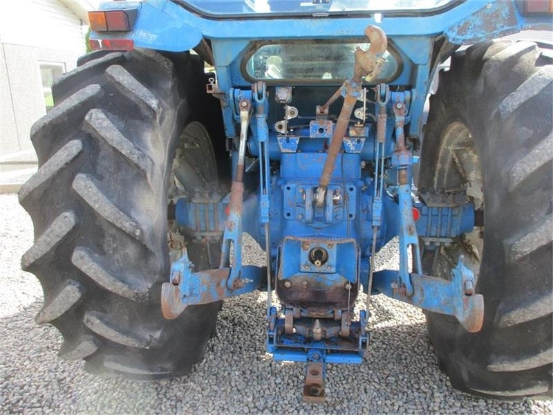 Traktor Ford TW 25 Regulær: slika Traktor Ford TW 25 Regulær Traktor Ford TW 25 Regulær: slika Traktor Ford TW 25 Regulær