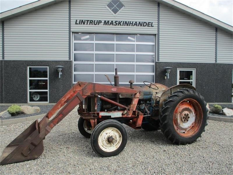 Fordson Frontlæsser med skovl og beslag fra Ford Major. Ka - Prednji utovarivač za traktor: slika Fordson Frontlæsser med skovl og beslag fra Ford Major. Ka - Prednji utovarivač za traktor Fordson Frontlæsser med skovl og beslag fra Ford Major. Ka - Prednji utovarivač za traktor: slika Fordson Frontlæsser med skovl og beslag fra Ford Major. Ka - Prednji utovarivač za traktor