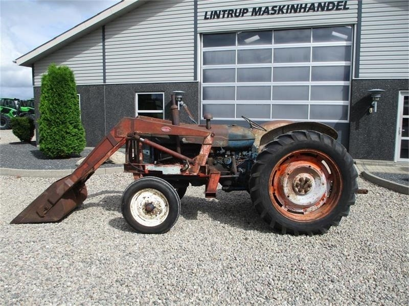 Fordson Frontlæsser med skovl og beslag fra Ford Major. Ka - Prednji utovarivač za traktor: slika Fordson Frontlæsser med skovl og beslag fra Ford Major. Ka - Prednji utovarivač za traktor Fordson Frontlæsser med skovl og beslag fra Ford Major. Ka - Prednji utovarivač za traktor: slika Fordson Frontlæsser med skovl og beslag fra Ford Major. Ka - Prednji utovarivač za traktor