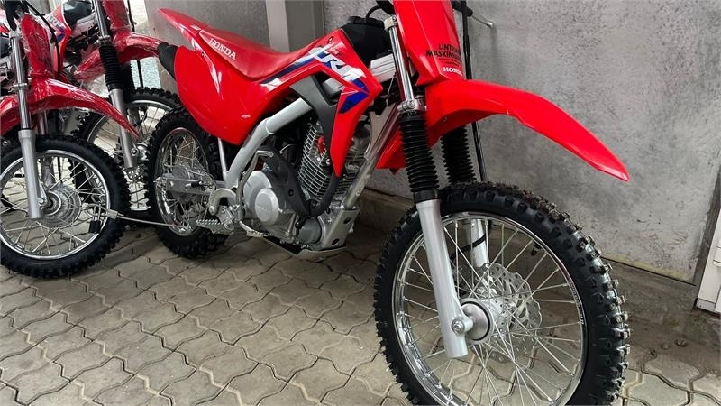 Honda CRF 125 F DEMO. Rigtig crosser med gear og kobling - ATV/ Quad vozilo: slika Honda CRF 125 F DEMO. Rigtig crosser med gear og kobling - ATV/ Quad vozilo Honda CRF 125 F DEMO. Rigtig crosser med gear og kobling - ATV/ Quad vozilo: slika Honda CRF 125 F DEMO. Rigtig crosser med gear og kobling - ATV/ Quad vozilo