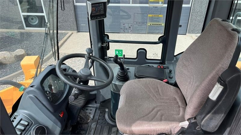 Hyundai 757-9A XTD med lang-arm. En-ejeres maskine med Loc - Utovarivač na kotačima: slika Hyundai 757-9A XTD med lang-arm. En-ejeres maskine med Loc - Utovarivač na kotačima Hyundai 757-9A XTD med lang-arm. En-ejeres maskine med Loc - Utovarivač na kotačima: slika Hyundai 757-9A XTD med lang-arm. En-ejeres maskine med Loc - Utovarivač na kotačima