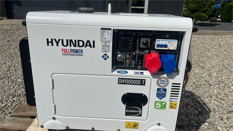 Hyundai DHY8500SE-T 7,0kW diesel - Generatorski set: slika Hyundai DHY8500SE-T 7,0kW diesel - Generatorski set Hyundai DHY8500SE-T 7,0kW diesel - Generatorski set: slika Hyundai DHY8500SE-T 7,0kW diesel - Generatorski set