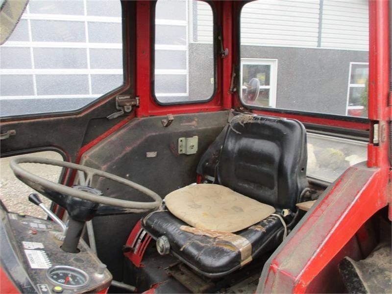 IH 474 En ejers traktor med lukket kabine på - Traktor: slika IH 474 En ejers traktor med lukket kabine på - Traktor IH 474 En ejers traktor med lukket kabine på - Traktor: slika IH 474 En ejers traktor med lukket kabine på - Traktor
