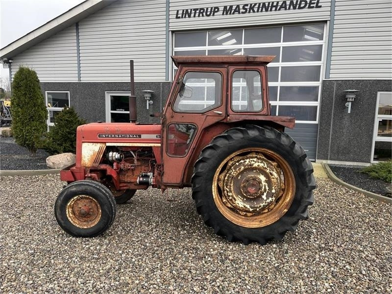 Traktor IH 574 handy traktor med servostyring.: slika Traktor IH 574 handy traktor med servostyring.
