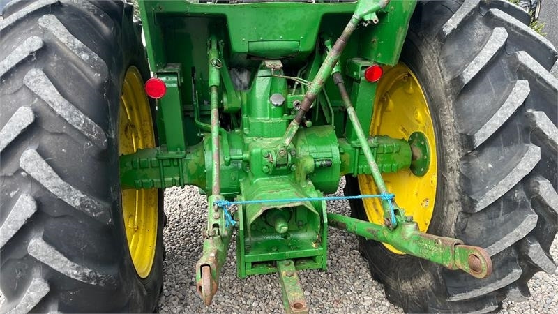 John Deere 3130 - Traktor: slika John Deere 3130 - Traktor John Deere 3130 - Traktor: slika John Deere 3130 - Traktor