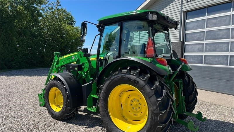 John Deere 5115M Med frontlæsser, som ny - Traktor: slika John Deere 5115M Med frontlæsser, som ny - Traktor John Deere 5115M Med frontlæsser, som ny - Traktor: slika John Deere 5115M Med frontlæsser, som ny - Traktor