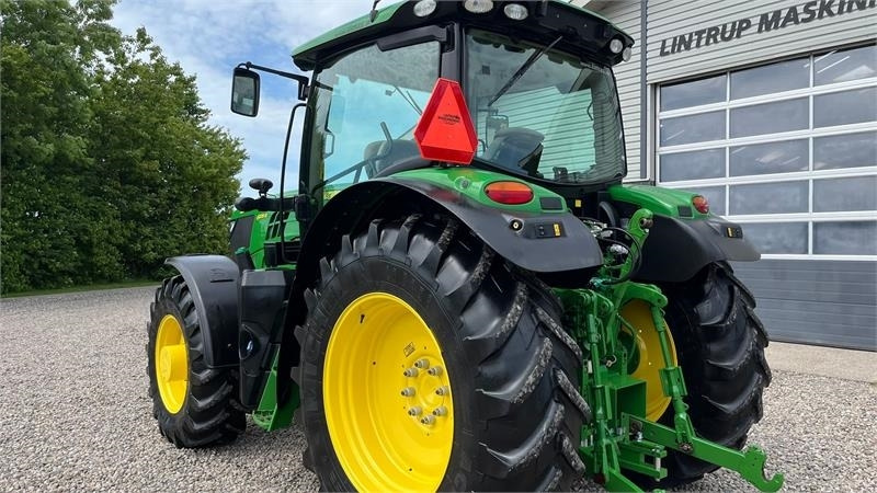 Traktor John Deere 6135R Krybegear, frontlift, TLS Affjedret foraksel: slika Traktor John Deere 6135R Krybegear, frontlift, TLS Affjedret foraksel