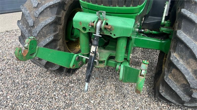 John Deere 6170R AutoPower med frontlift - Traktor: slika John Deere 6170R AutoPower med frontlift - Traktor John Deere 6170R AutoPower med frontlift - Traktor: slika John Deere 6170R AutoPower med frontlift - Traktor