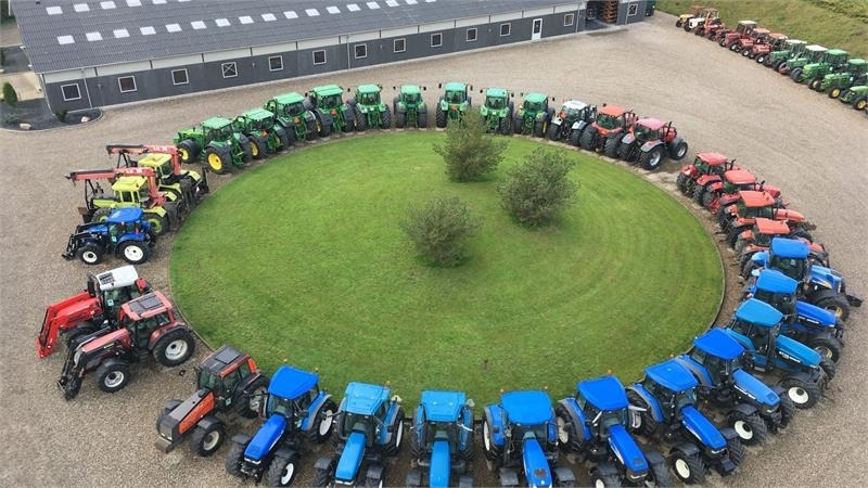 Traktor John Deere 6170R AutoPower med frontlift: slika Traktor John Deere 6170R AutoPower med frontlift