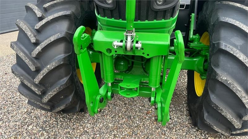 John Deere 6170R AutoPower med frontlift - Traktor: slika John Deere 6170R AutoPower med frontlift - Traktor John Deere 6170R AutoPower med frontlift - Traktor: slika John Deere 6170R AutoPower med frontlift - Traktor
